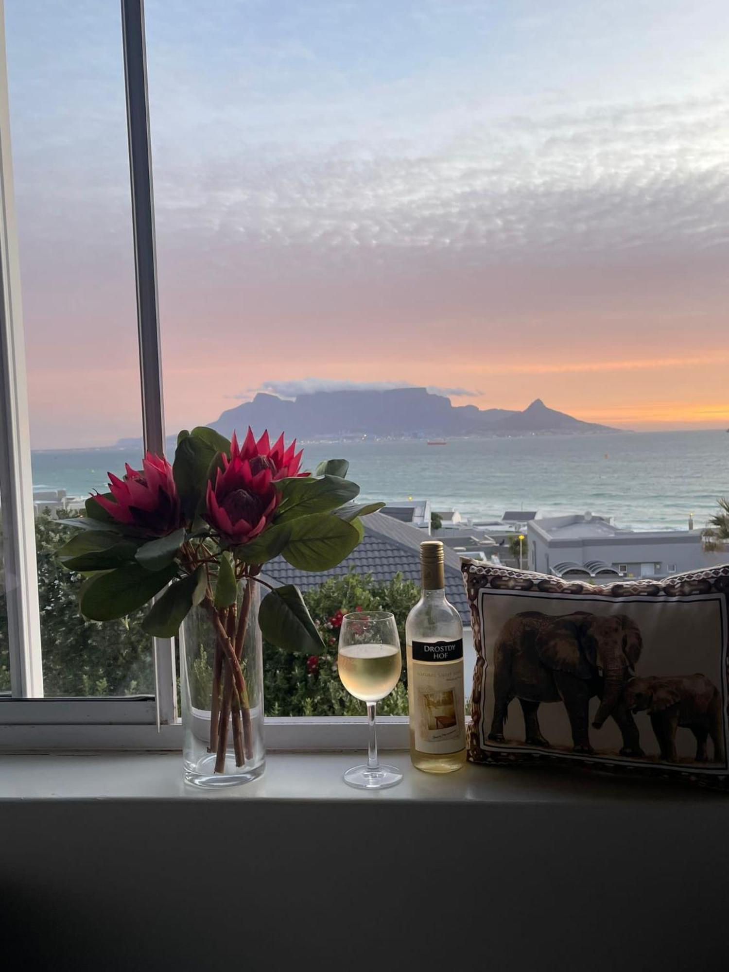 Gull On The Bay Boutique Guest House Bloubergstrand Room photo
