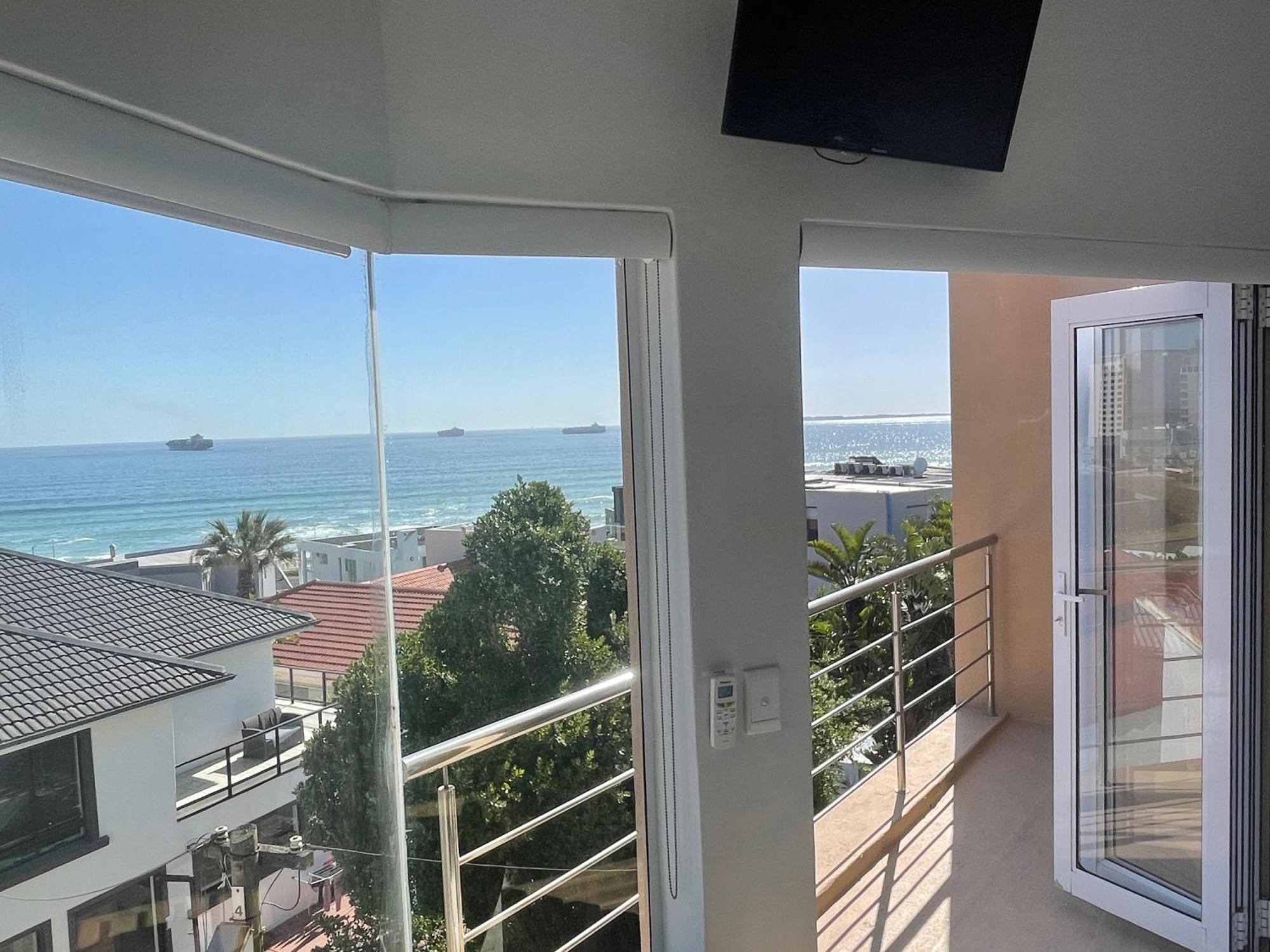 Gull On The Bay Boutique Guest House Bloubergstrand Room photo