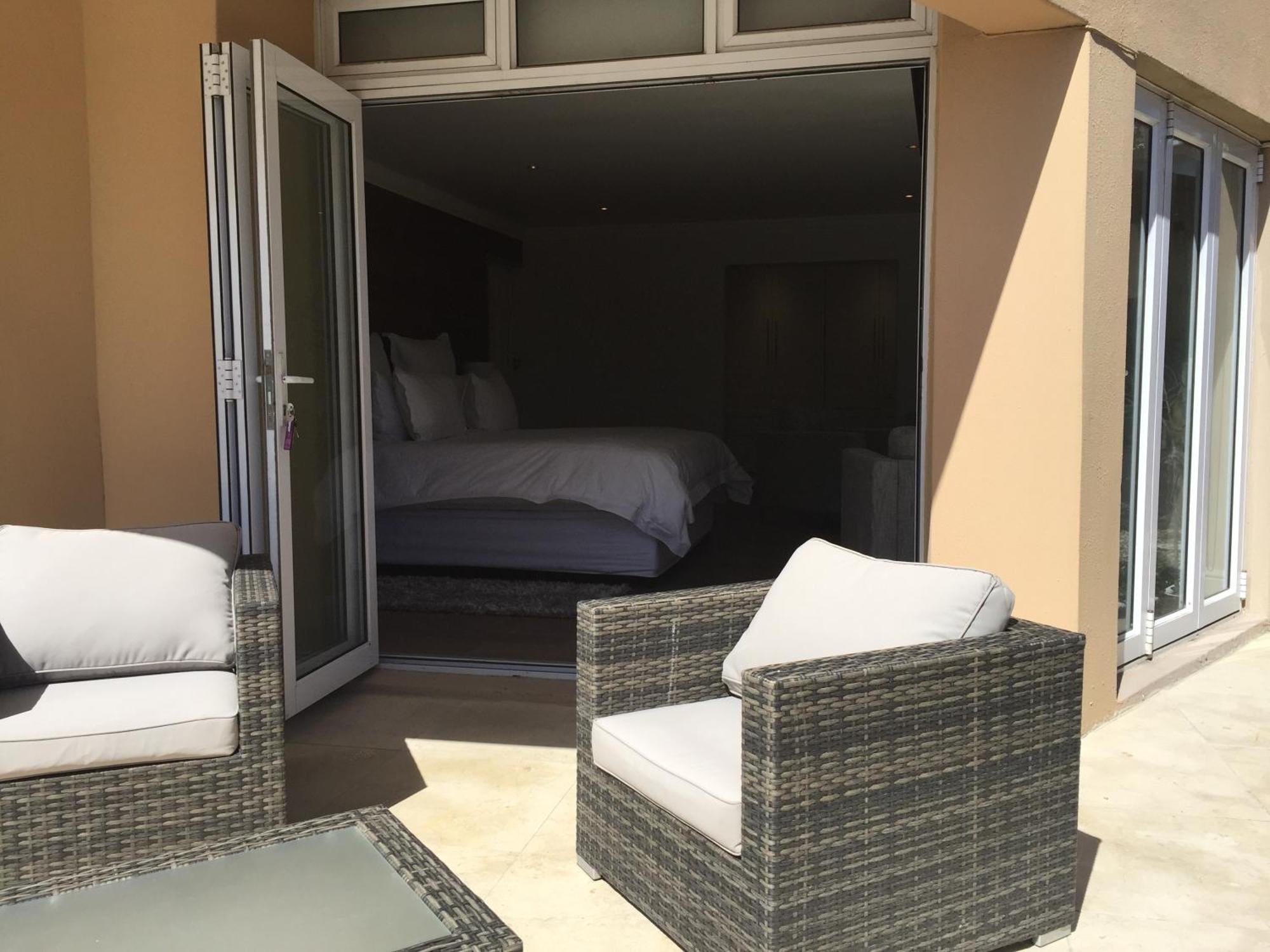 Gull On The Bay Boutique Guest House Bloubergstrand Room photo