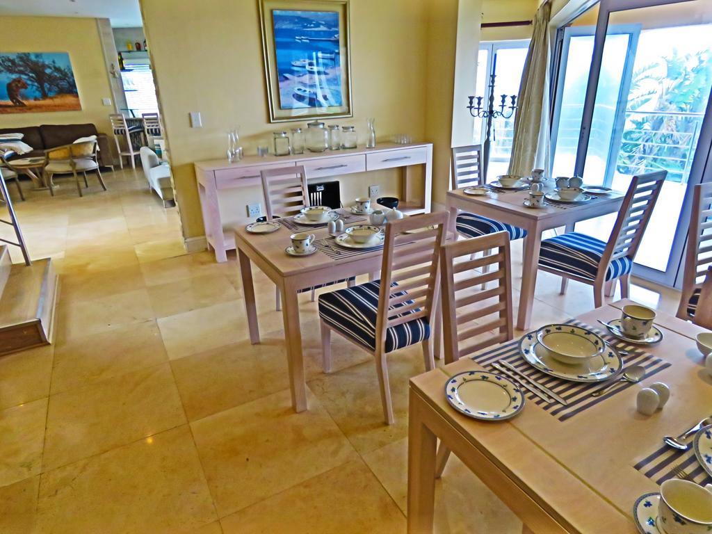 Gull On The Bay Boutique Guest House Bloubergstrand Exterior photo