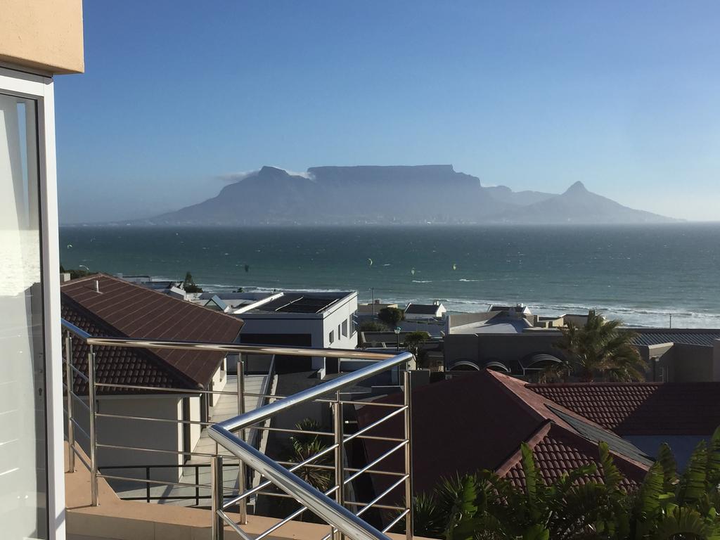 Gull On The Bay Boutique Guest House Bloubergstrand Exterior photo