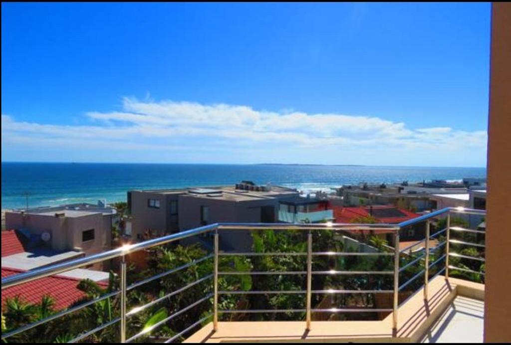 Gull On The Bay Boutique Guest House Bloubergstrand Exterior photo