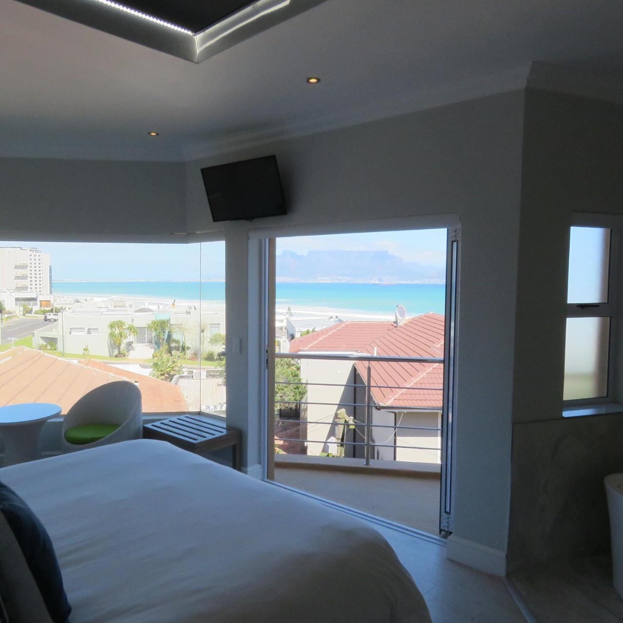 Gull On The Bay Boutique Guest House Bloubergstrand Exterior photo