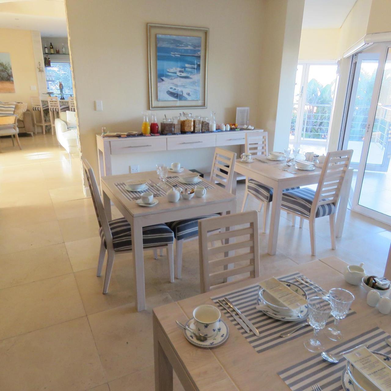 Gull On The Bay Boutique Guest House Bloubergstrand Exterior photo