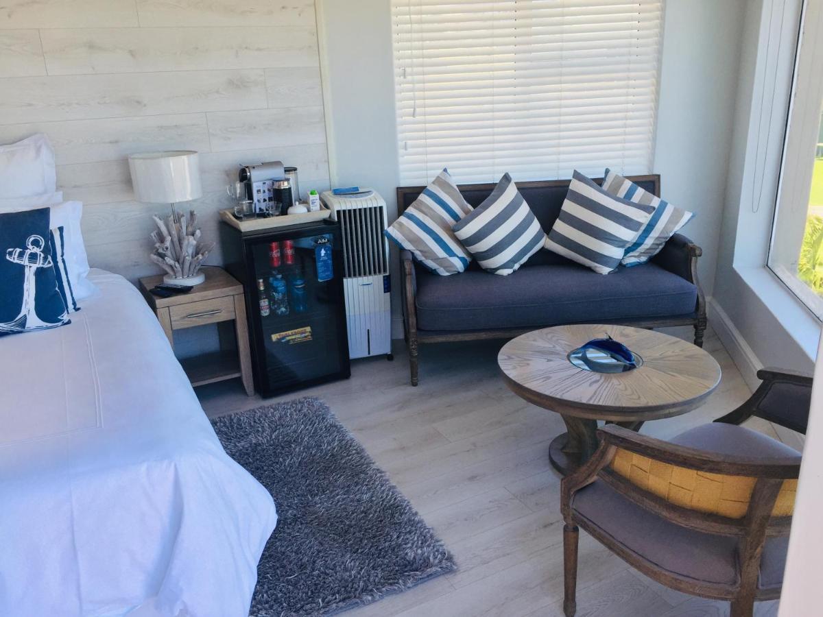 Gull On The Bay Boutique Guest House Bloubergstrand Exterior photo